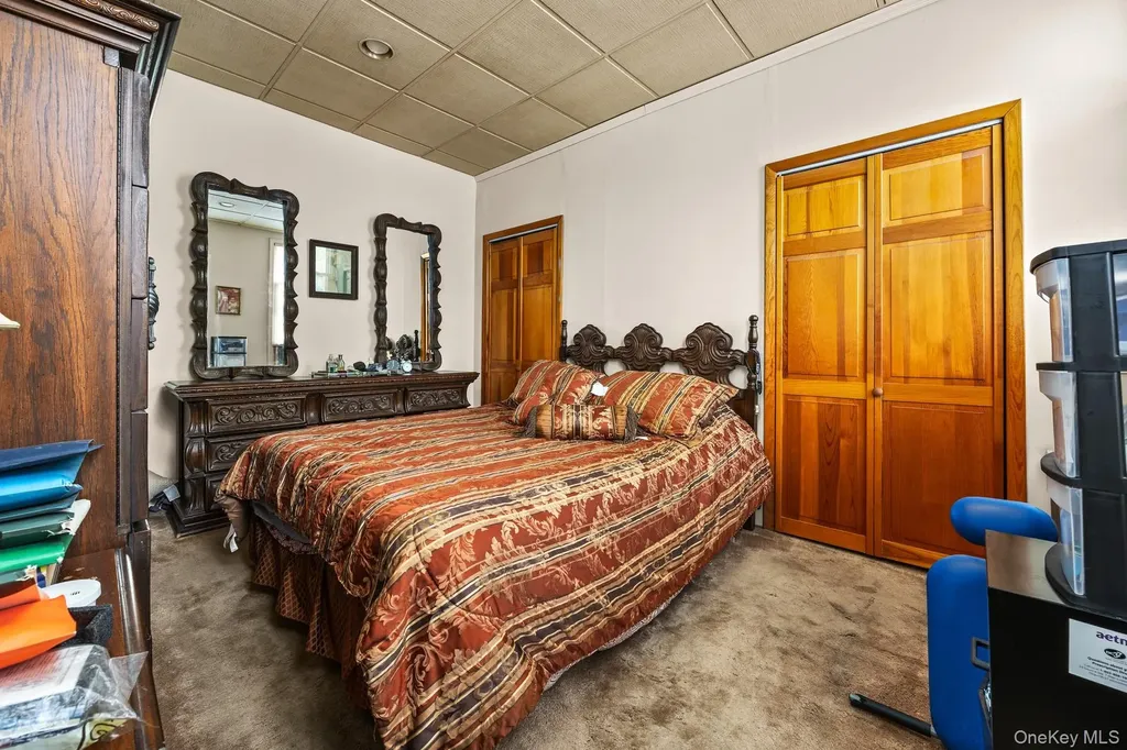 7031 67th Place Glendale NY 11385