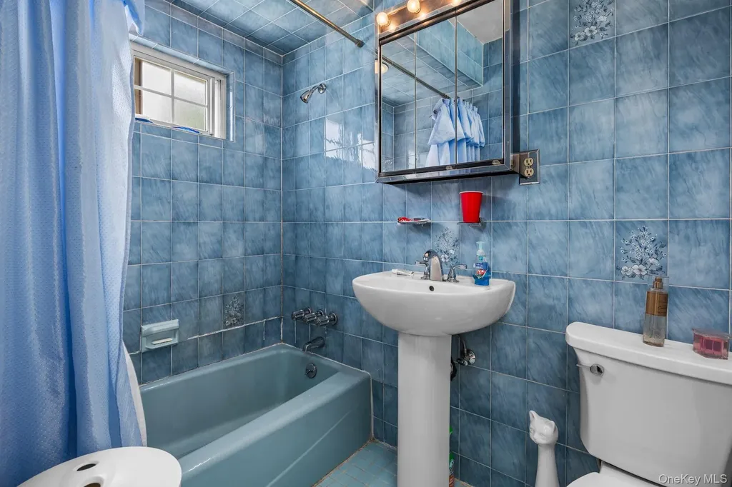 7031 67th Place Glendale NY 11385