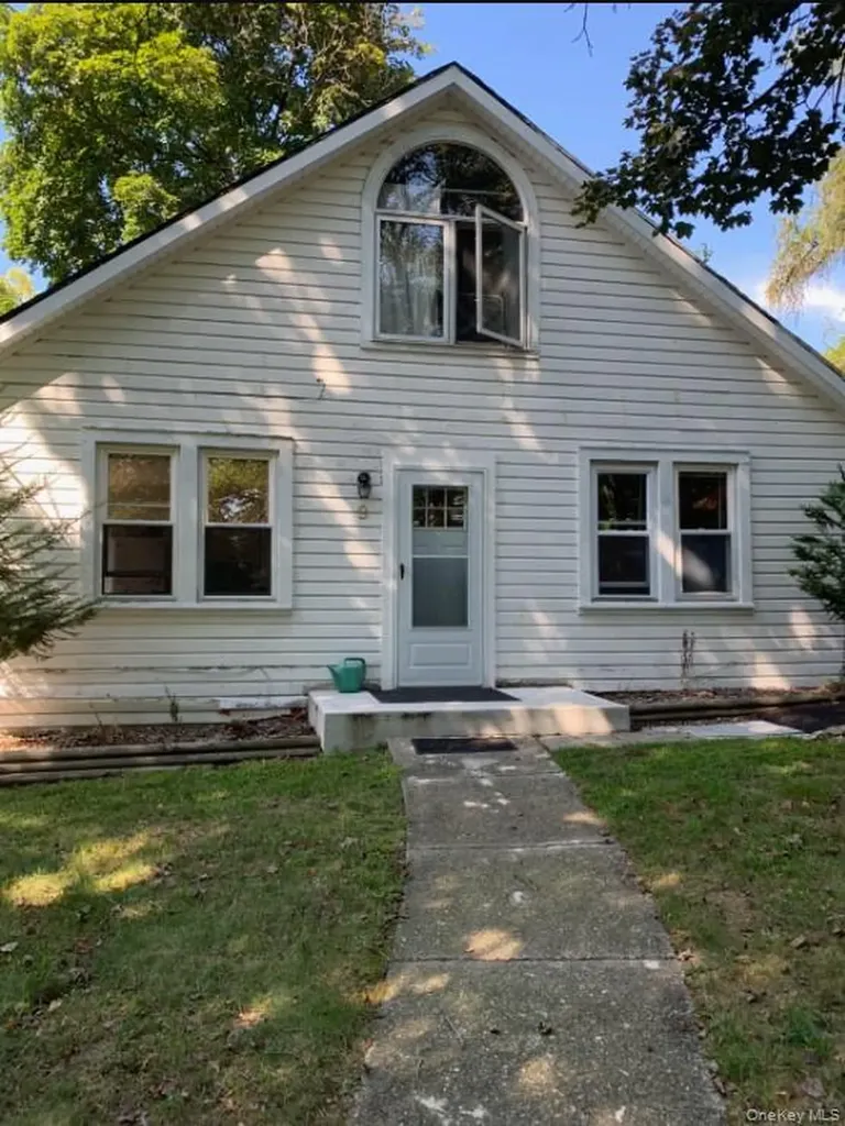 9 Benedict Lane New Windsor NY 12553