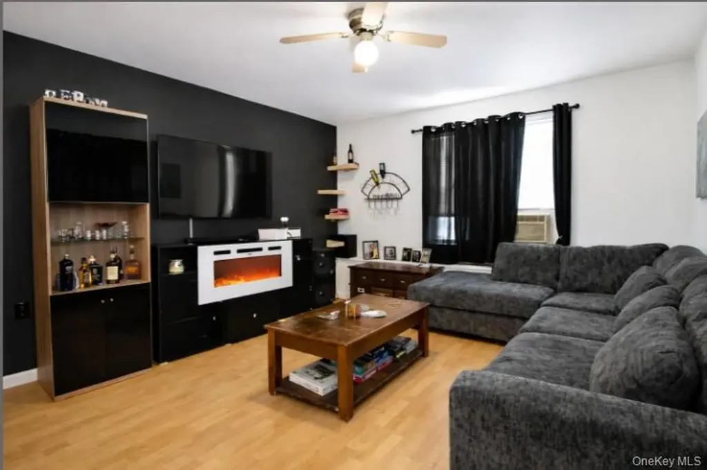 9 Benedict Lane New Windsor NY 12553