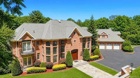 250 Oyster Bay Road Locust Valley NY 11560