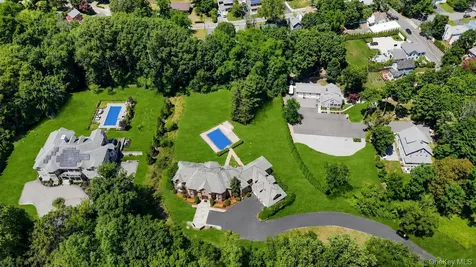 250 Oyster Bay Road Locust Valley NY 11560