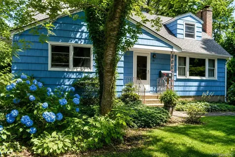 38 Maple Avenue Locust Valley NY 11560
