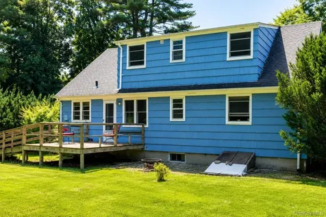 38 Maple Avenue Locust Valley NY 11560