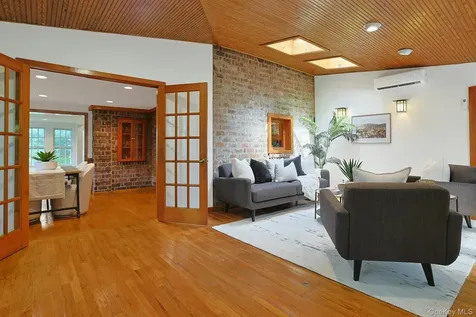 10 Broadway Dobbs Ferry NY 10522