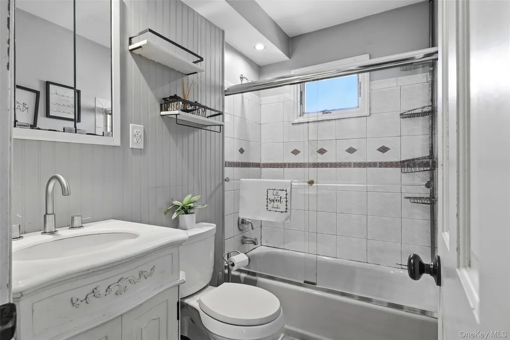 3977 Baylis Road Seaford NY 11783