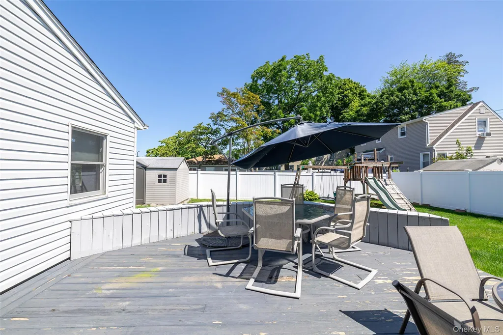 3977 Baylis Road Seaford NY 11783