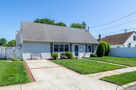 3977 Baylis Road Seaford NY 11783