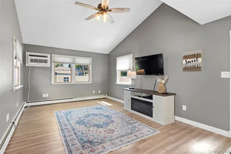 3977 Baylis Road Seaford NY 11783