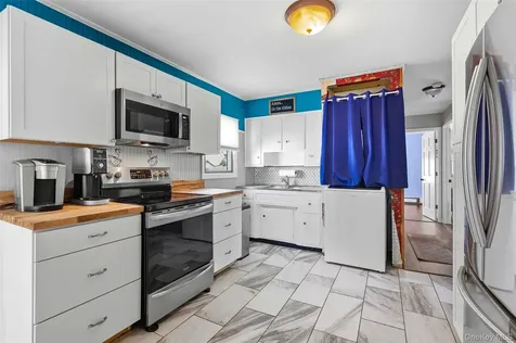 3977 Baylis Road Seaford NY 11783