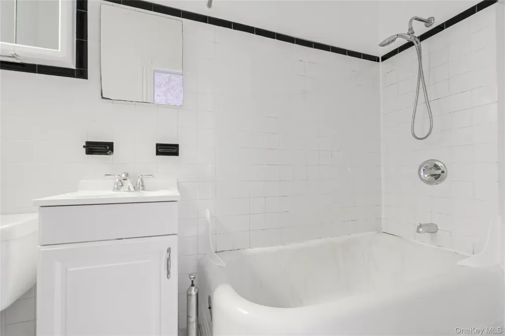 1880 Bleecker Street Ridgewood NY 11385