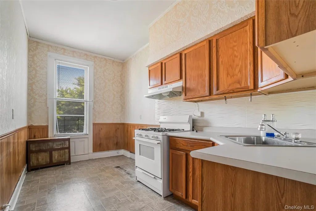 1880 Bleecker Street Ridgewood NY 11385
