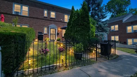 133 Hilltop Acres Yonkers NY 10704