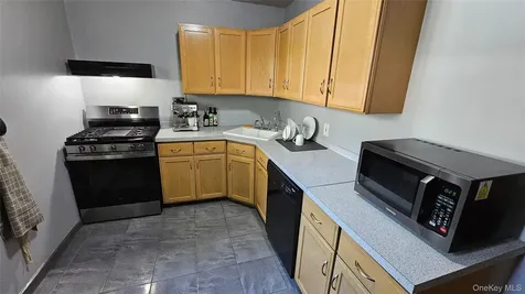 133 Hilltop Acres Yonkers NY 10704