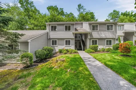 149 Flintlock Way Yorktown Heights NY 10598