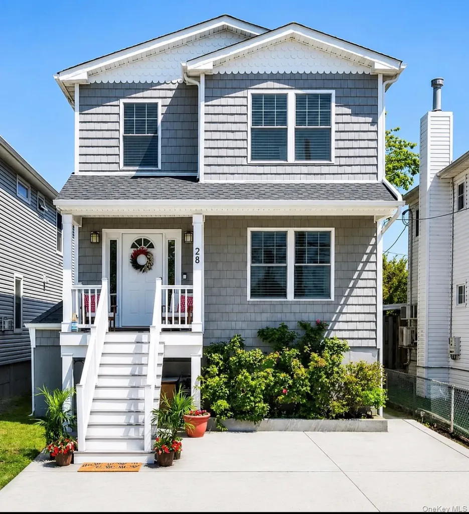 28 Sagamore Road Island Park NY 11558