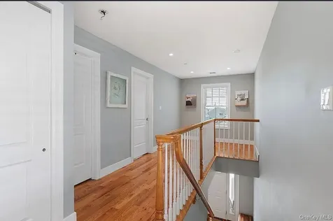 28 Sagamore Road Island Park NY 11558