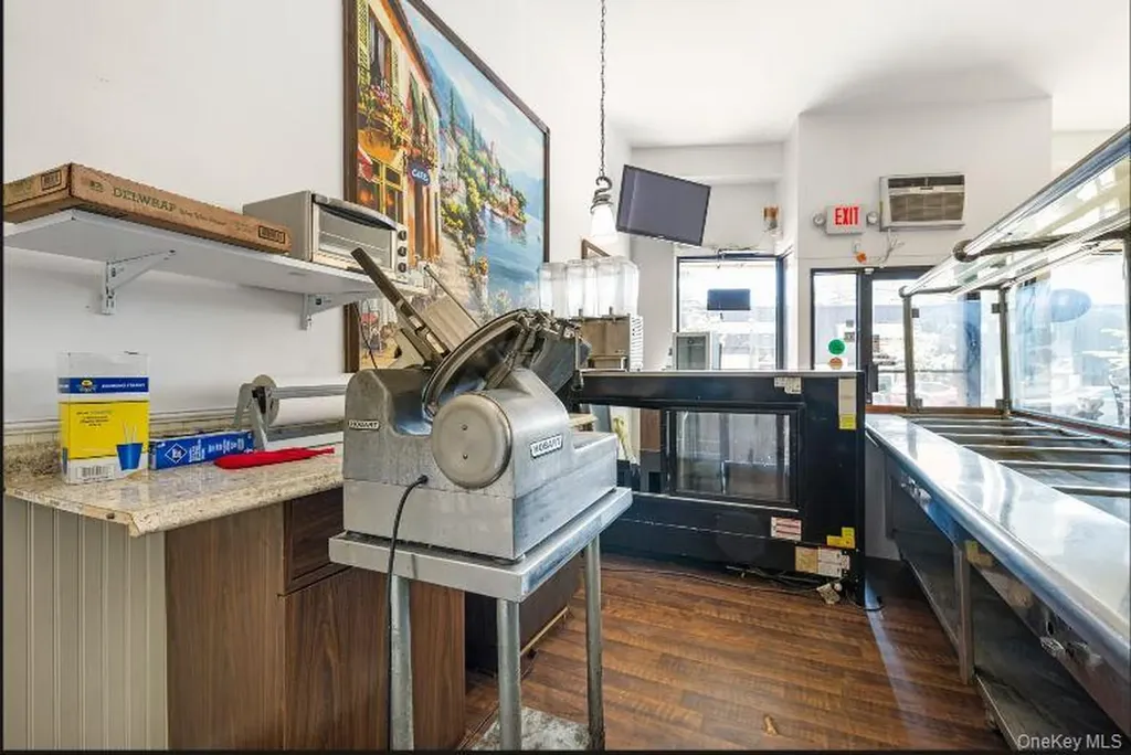97 Merrick Road Baldwin NY 11510