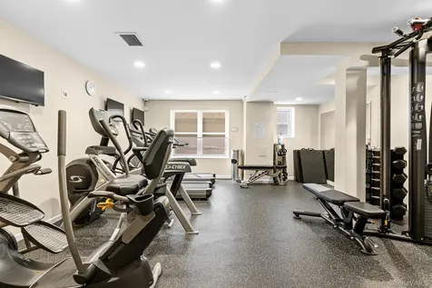 10 Old Mamaroneck Road White Plains NY 10605