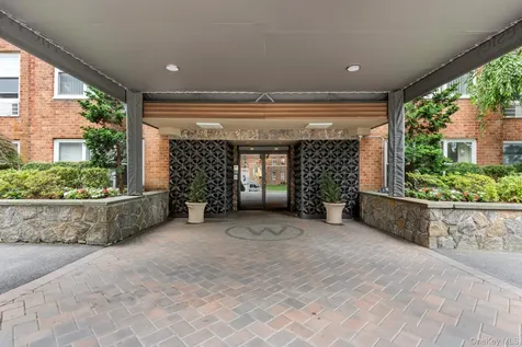 10 Old Mamaroneck Road White Plains NY 10605