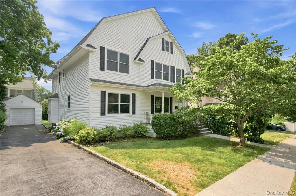 1219 Henry Avenue Mamaroneck NY 10543