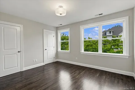 1219 Henry Avenue Mamaroneck NY 10543