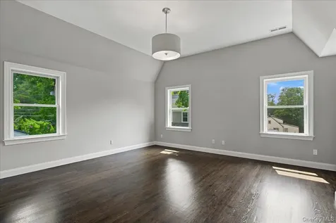 1219 Henry Avenue Mamaroneck NY 10543