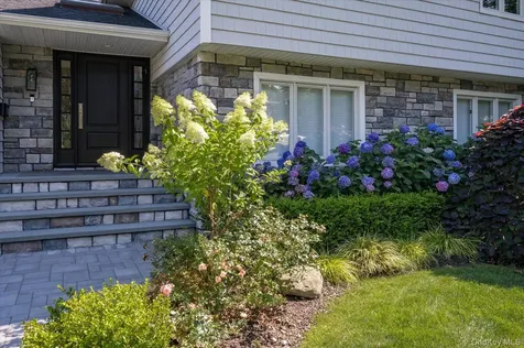 15 Pound Ridge Road Plainview NY 11803