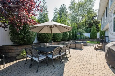 15 Pound Ridge Road Plainview NY 11803