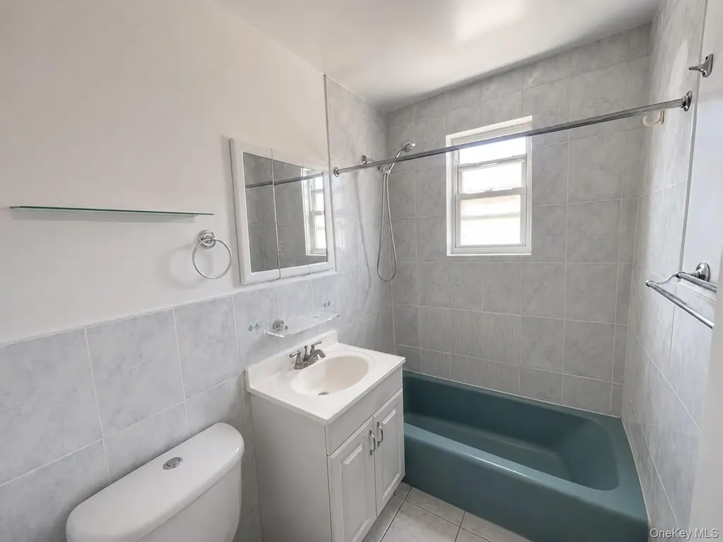 533 Soundview Avenue Bronx NY 10473