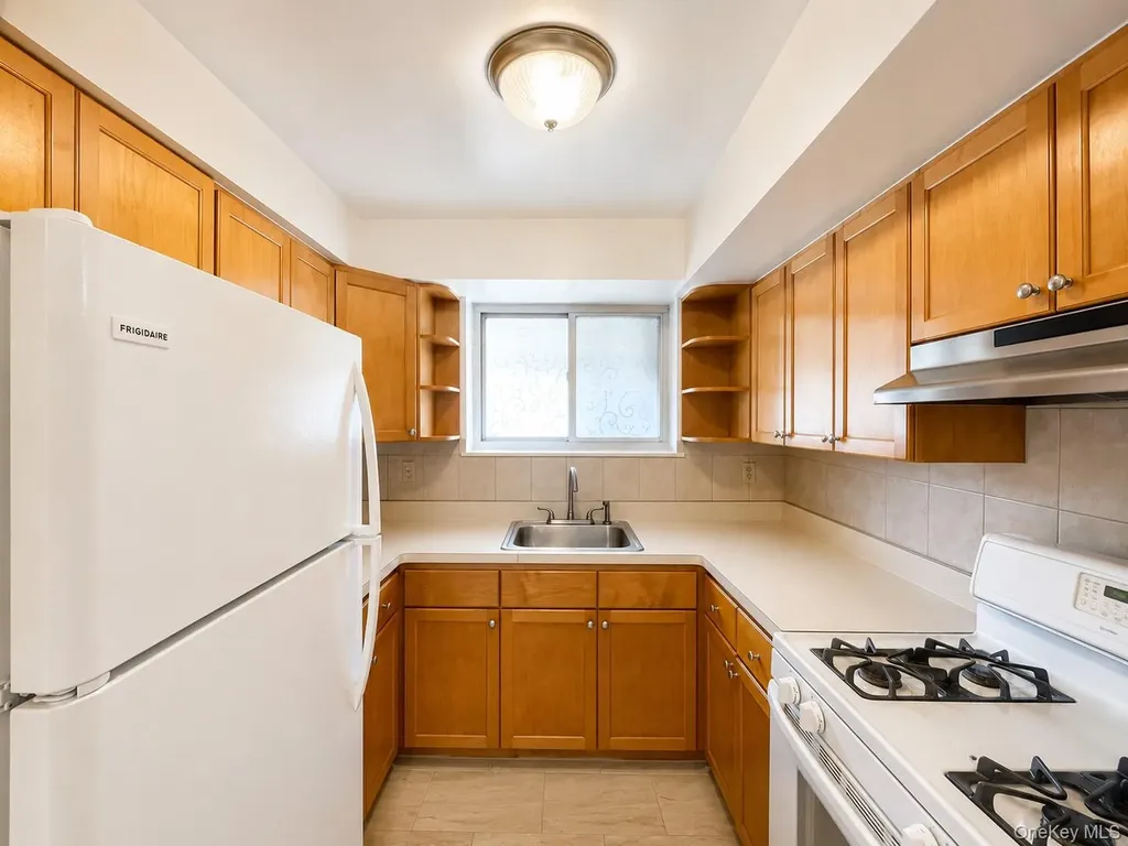 533 Soundview Avenue Bronx NY 10473