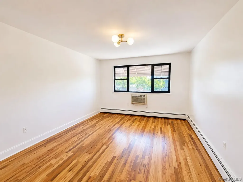 533 Soundview Avenue Bronx NY 10473