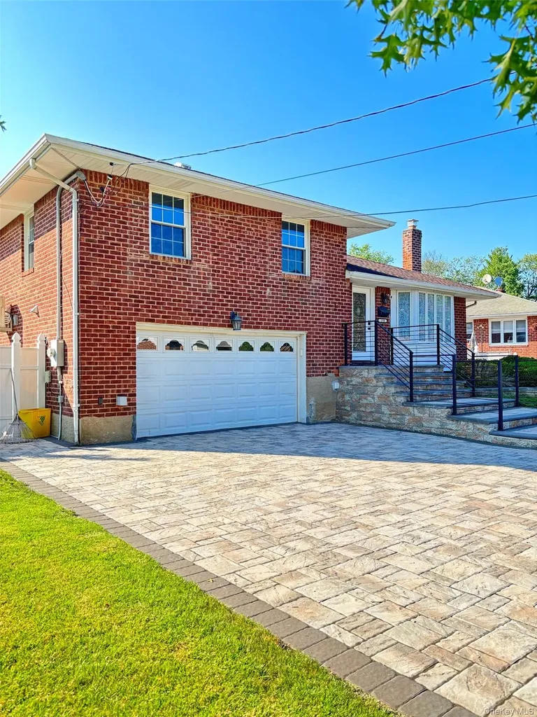 238 Jerome Street Syosset NY 11791
