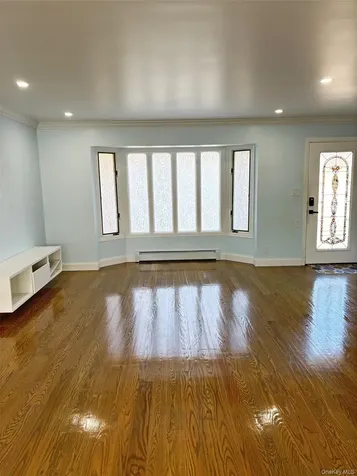 238 Jerome Street Syosset NY 11791
