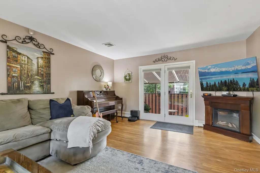7814 Langdale Street New Hyde Park NY 11040