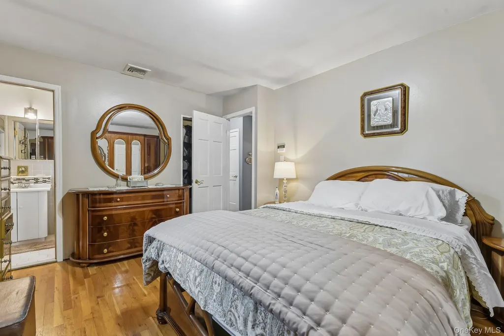7814 Langdale Street New Hyde Park NY 11040