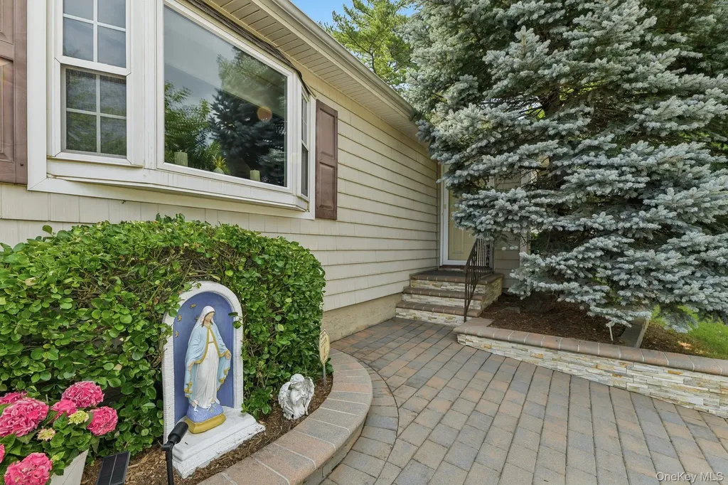 7814 Langdale Street New Hyde Park NY 11040