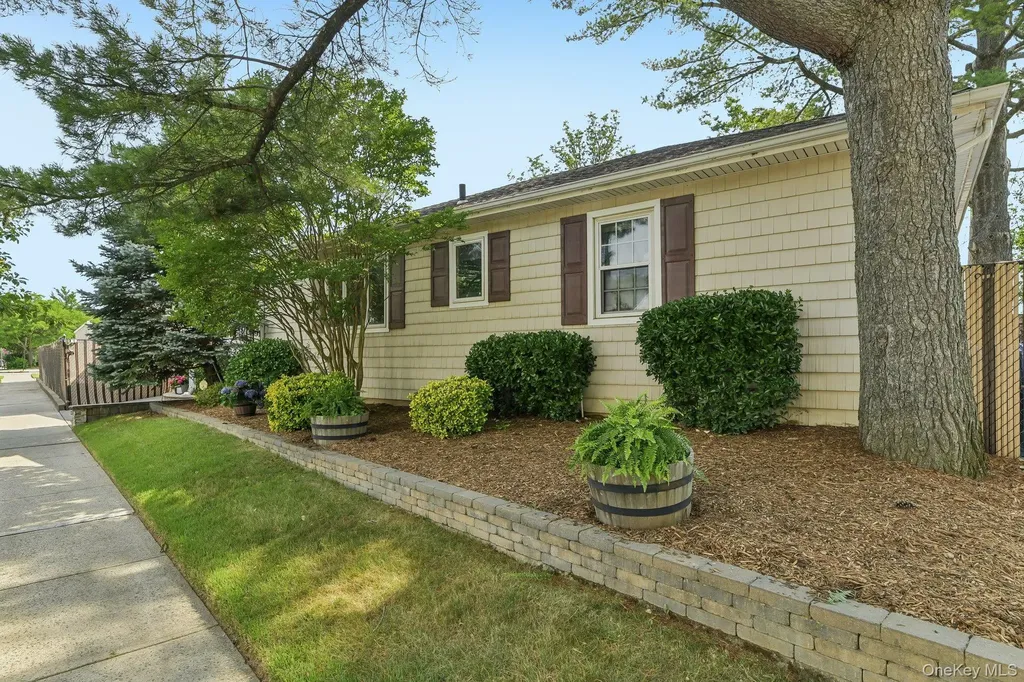 7814 Langdale Street New Hyde Park NY 11040