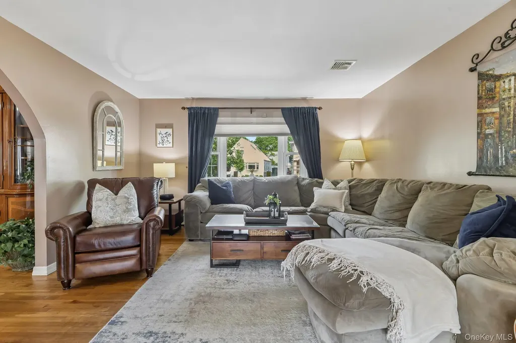 7814 Langdale Street New Hyde Park NY 11040
