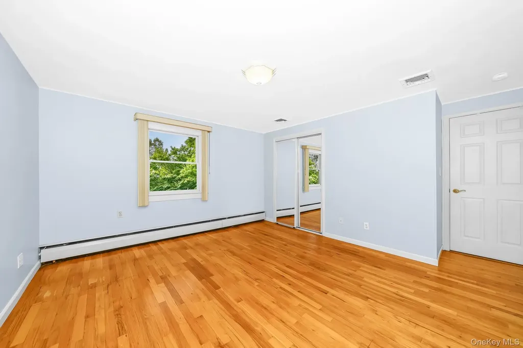 195 N Albany Avenue Massapequa NY 11758