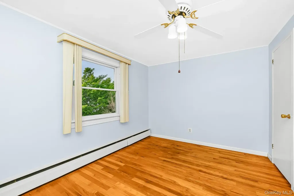 195 N Albany Avenue Massapequa NY 11758