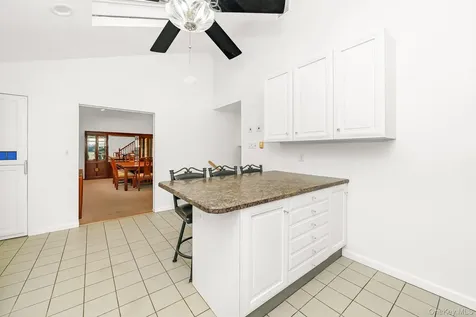 195 N Albany Avenue Massapequa NY 11758