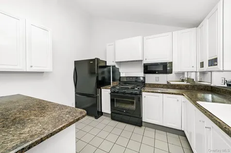 195 N Albany Avenue Massapequa NY 11758