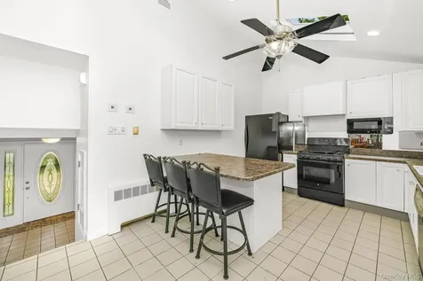 195 N Albany Avenue Massapequa NY 11758