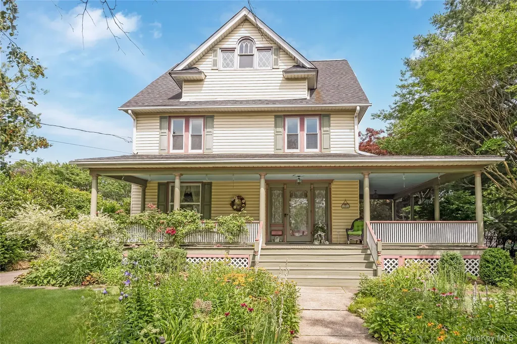 67 Davison Place Rockville Centre NY 11570