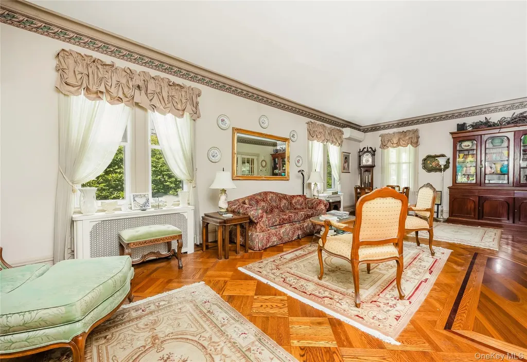 67 Davison Place Rockville Centre NY 11570