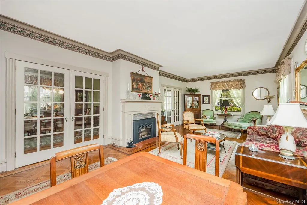 67 Davison Place Rockville Centre NY 11570