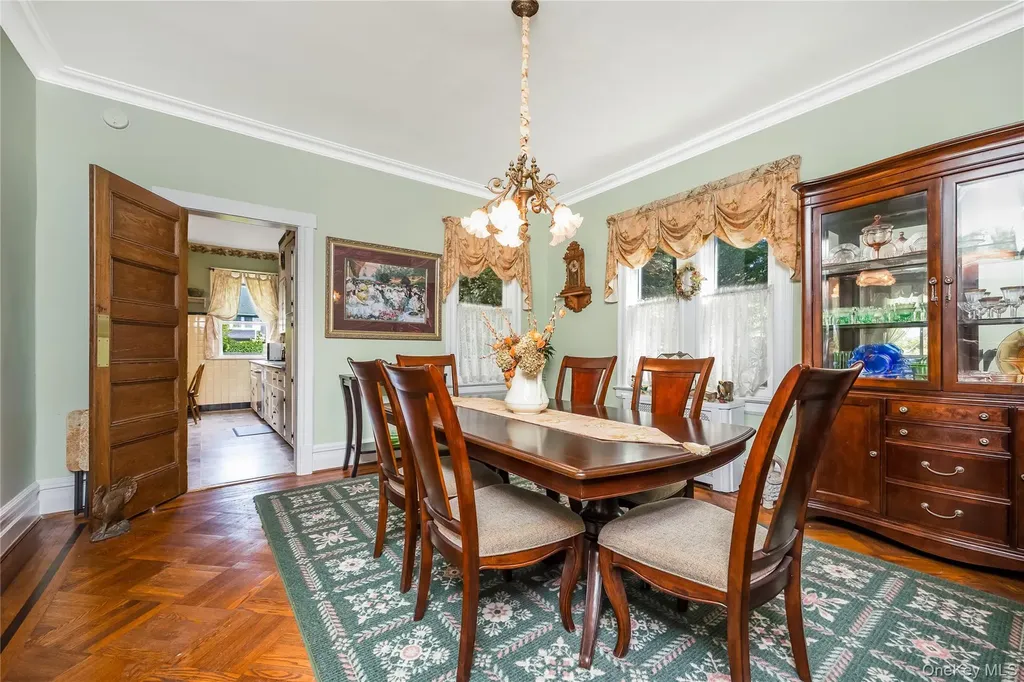 67 Davison Place Rockville Centre NY 11570