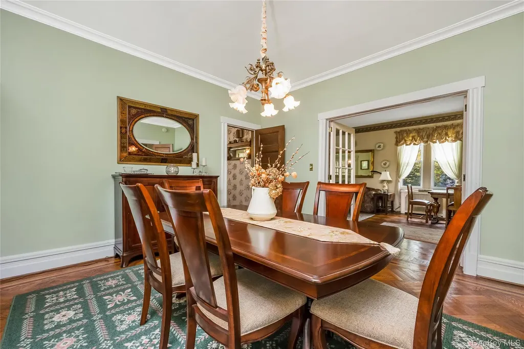 67 Davison Place Rockville Centre NY 11570