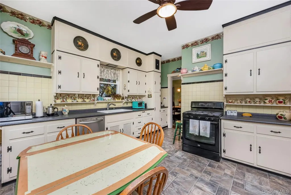 67 Davison Place Rockville Centre NY 11570